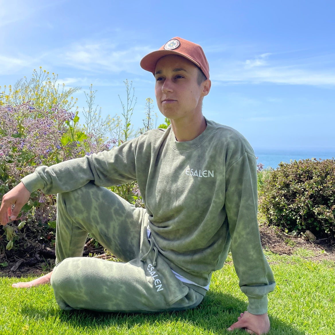 Tie Dye Esalen Logo Classic Sweatpant in Olive